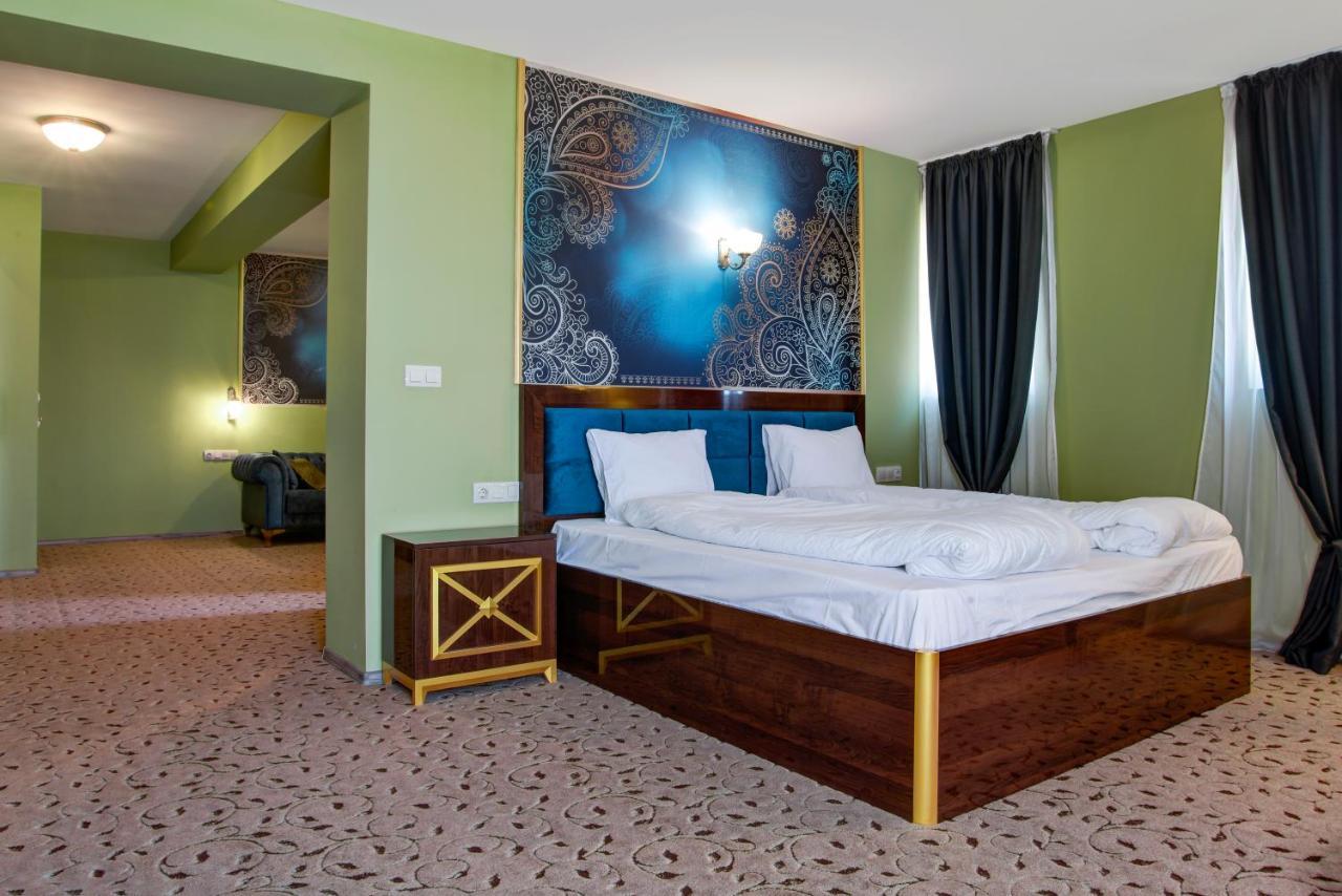 Alchemist Von Goldenburg Hotel Belaştiţa