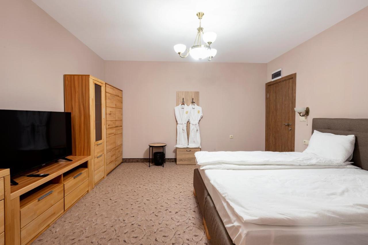 Alchemist Von Goldenburg Hotel