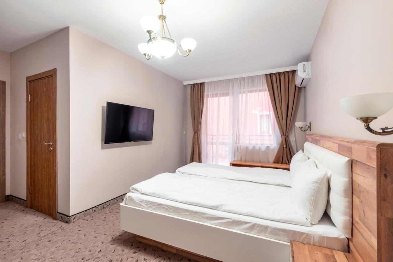 Alchemist Von Goldenburg Hotel Belaştiţa