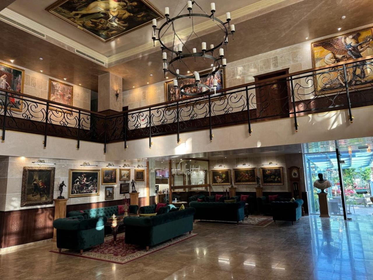 Alchemist Von Goldenburg Hotel Belaştiţa