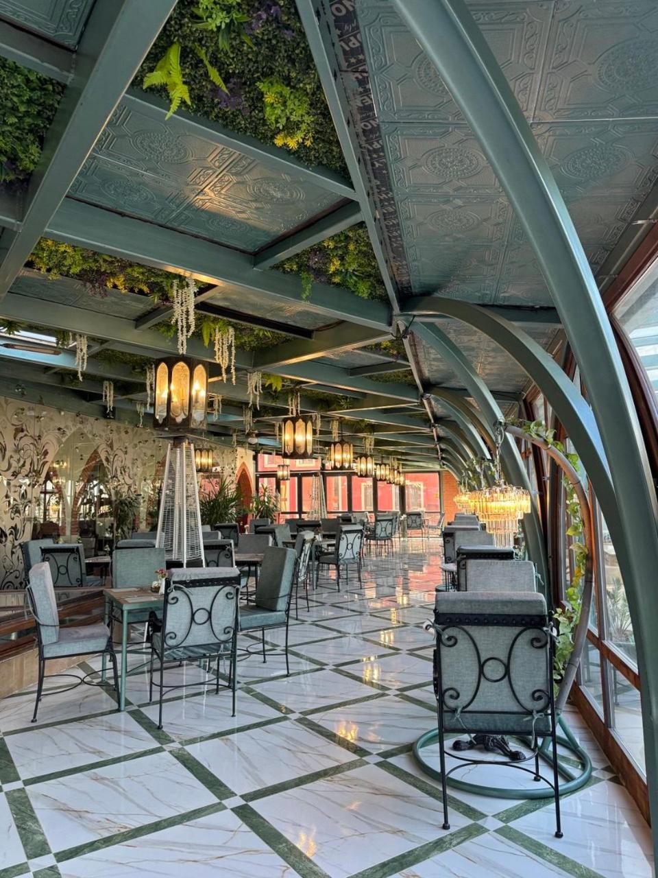 Alchemist Von Goldenburg Hotel