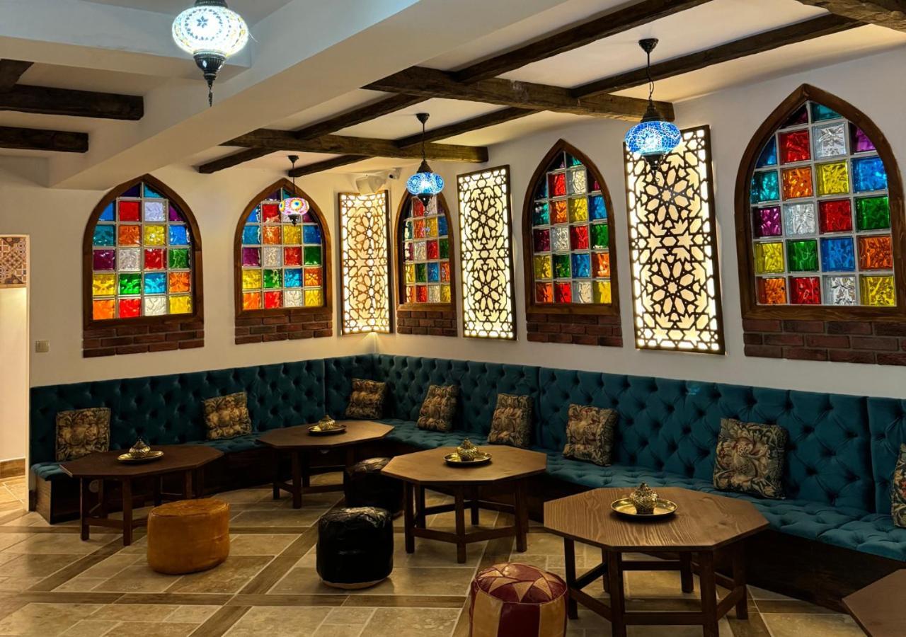 Alchemist Von Goldenburg Hotel